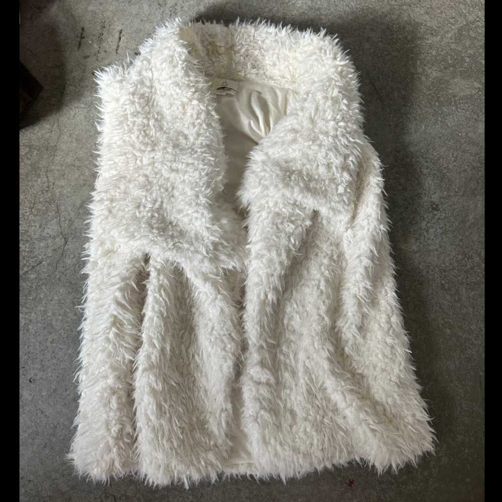 White faux fur fuzzy vest